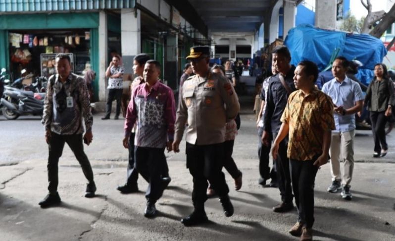 Jelang Ramadhan, Kapolrestabes Medan Cek Stok Bahan Pokok di Pasar-pasar Tradisional