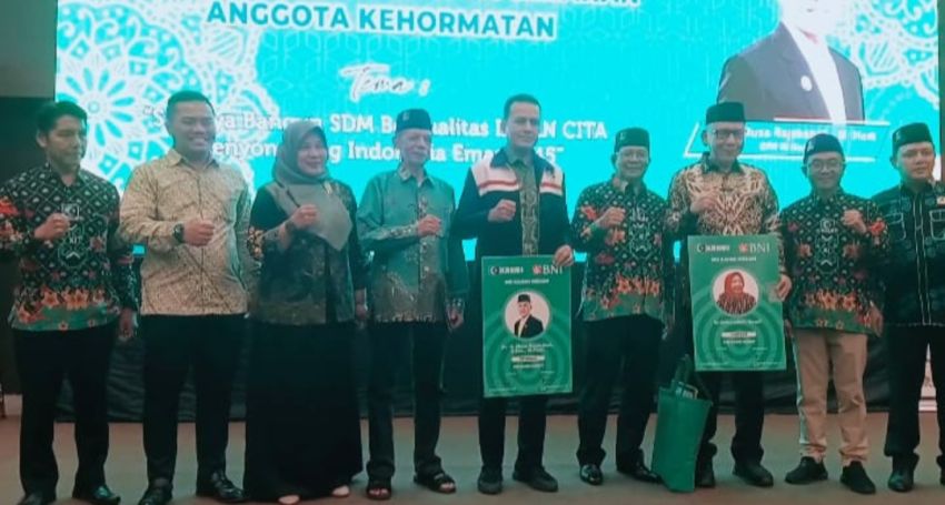 KAHMI Sumut Berikan Award dan Anggota Kehormatan Kepada Ijeck