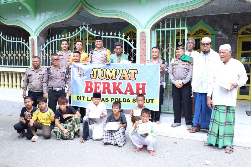 Jumat Berkah, Ditlantas Polda Sumut Hadir Ditengah Masyarakat di Mesjid Tarbiyah Al-Islamiyah