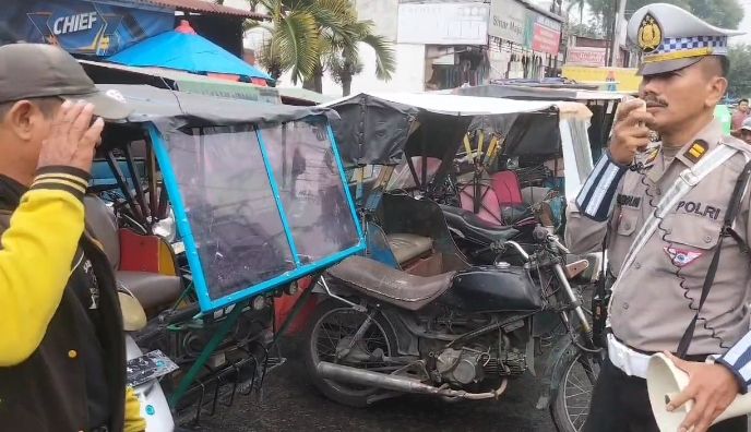 Ditlantas Polda Sumut Gelar Binluh Tertib Lalu Lintas di Pajak Sei Kambing