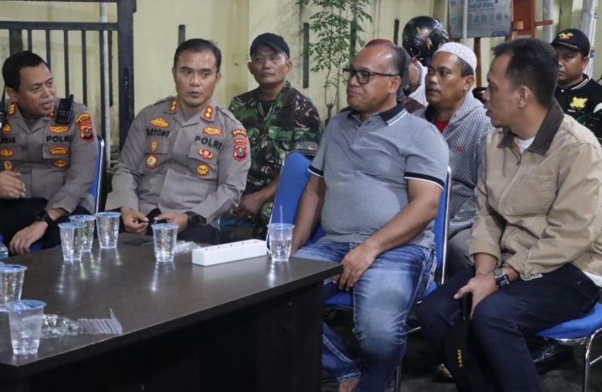 Kapolresrabes Medan Beri Motivasi dan Semangat kepada Satgas Anti Tawuran di Kantor Lurah TSM I