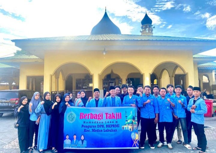 DPK BKPRMI Medan Labuhan Laksanakan Kegiatan Berbagi Takjil di Bulan Ramadhan