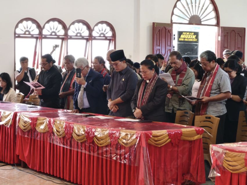 Pdt Penrad Siagian Hadiri Doa Bersama Tolak Kerusakan Lingkungan oleh TPL