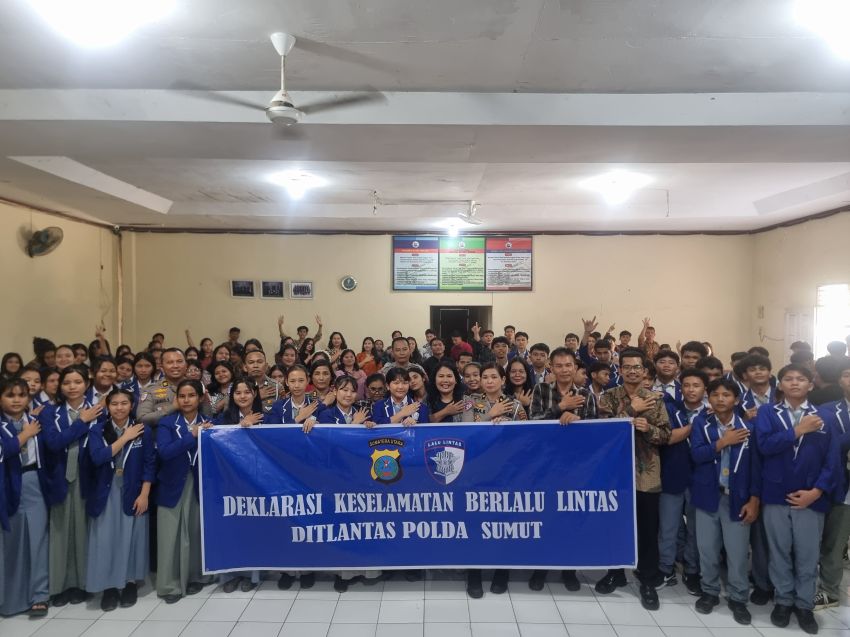 Ditlantas Polda Sumut Gelar Sosialisasi Keselamatan Berlalu Lintas di STT Bethel Medan