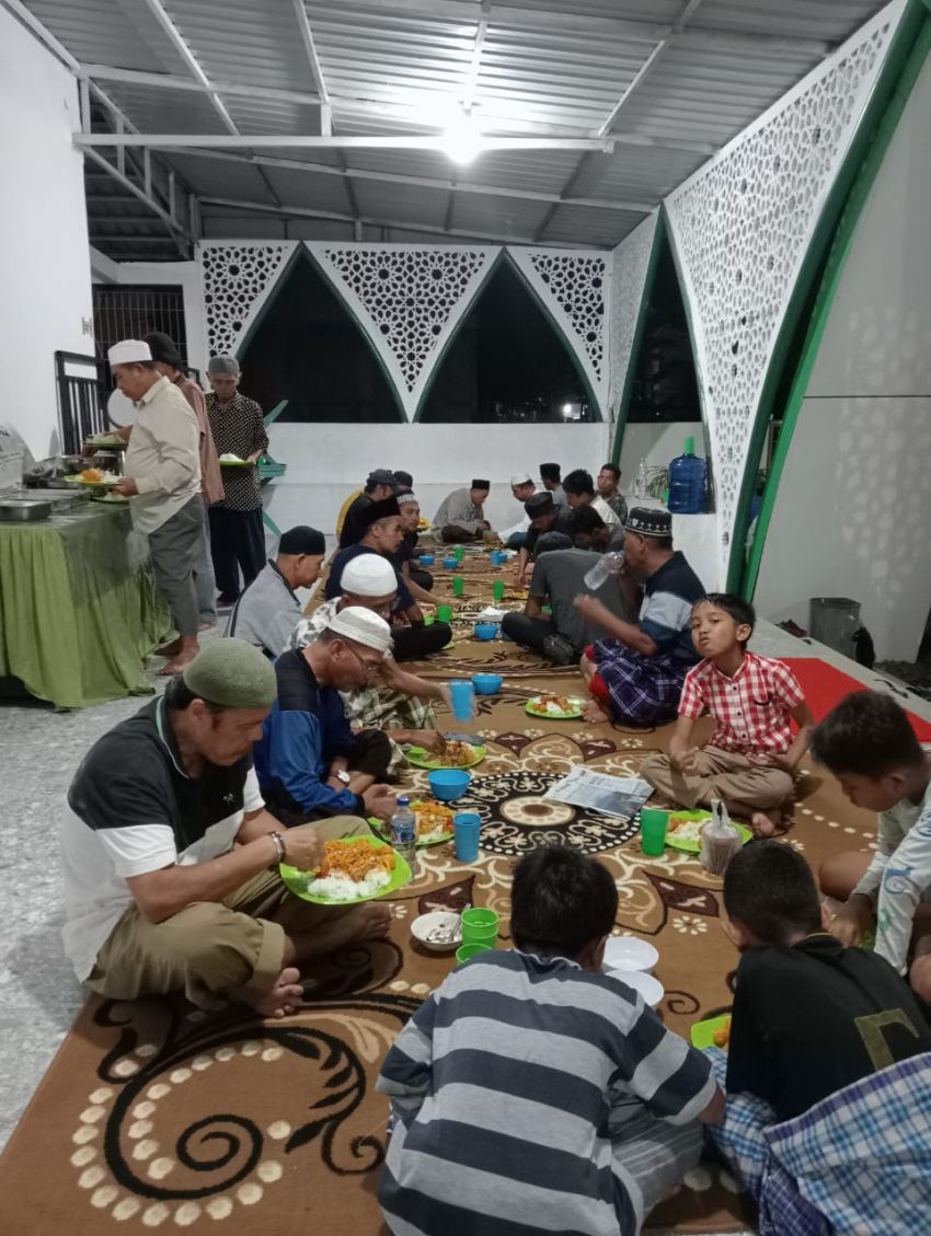 Digagas Haji Hendri Final:  Masjid Sinaramalah Buka Puasa  Bersama, Wujud Rasa Syukur