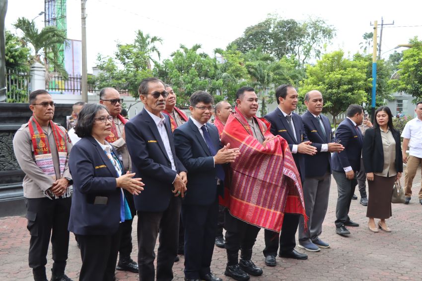 Kapolda Sumut Diulosi Di Universitas HKBP Nommensen