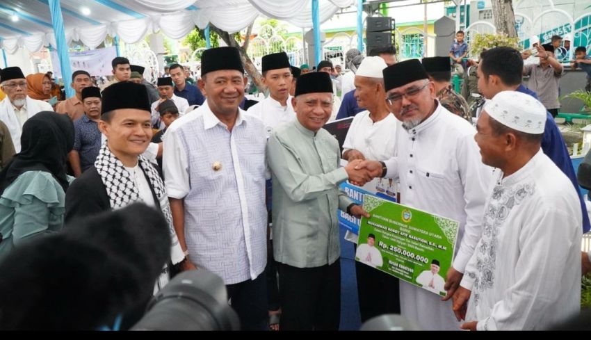 Bupati Langkat Ondim Sambut Wagub Surya pada Safari Ramadan Pemprovsu, Salurkan Bantuan untuk Masyarakat