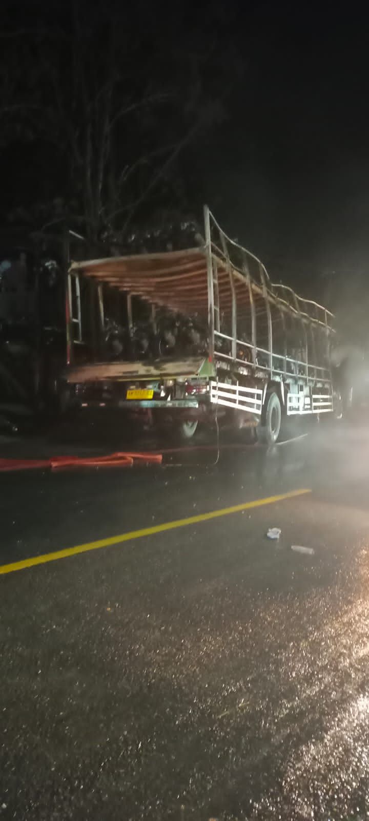 Truk Angkut 46 Motor Terbakar di Torgamba, Api Diduga Berasal dari Barang Bawaan