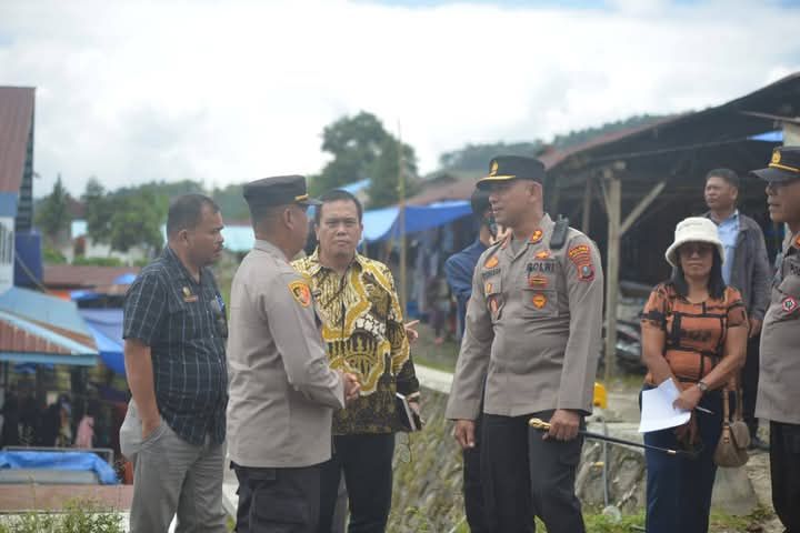 Jelang Ibadah Puasa Ramadhan 1446 H/2025 M, Kapolres dan Dinas Koperasi UMKM Pakpak Bharat Tinjau Pasar Tradisional Sukarame