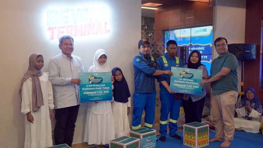 PTP Non Petikemas Bagikan Ratusan Sembako, Takjil dan santunan anak yatim