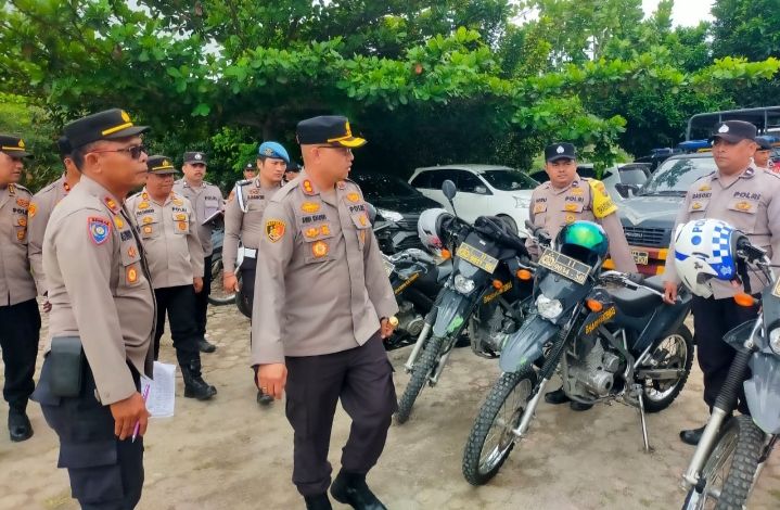 Kapolres Pakpak Bharat Pimpin Apel Pagi Dan Pemeriksaan Ranmor Dinas