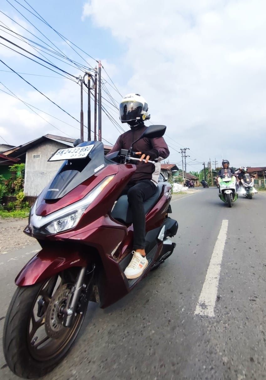 Touring Semakin Menyenangkan Bersama PCX 160 Roadsync