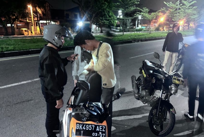 Tim URC GAS 3C Polrestabes Medan Patroli Jalur Rawan Kriminal dari Malam Hingga Pagi