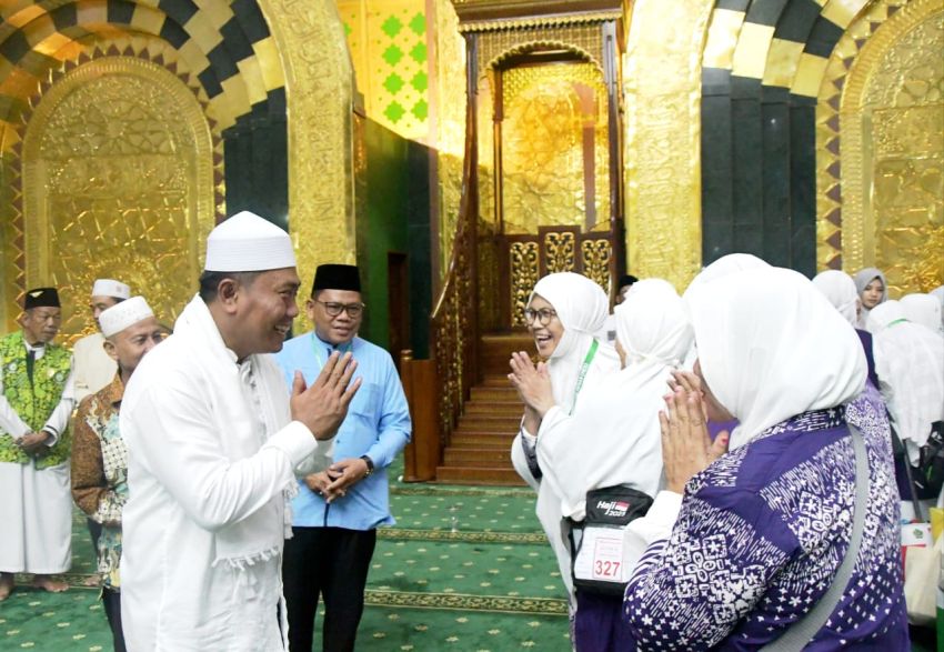 157 Jemaah Calon Haji dari Kabupaten Deli Serdang Berangkat ke Tanah Suci