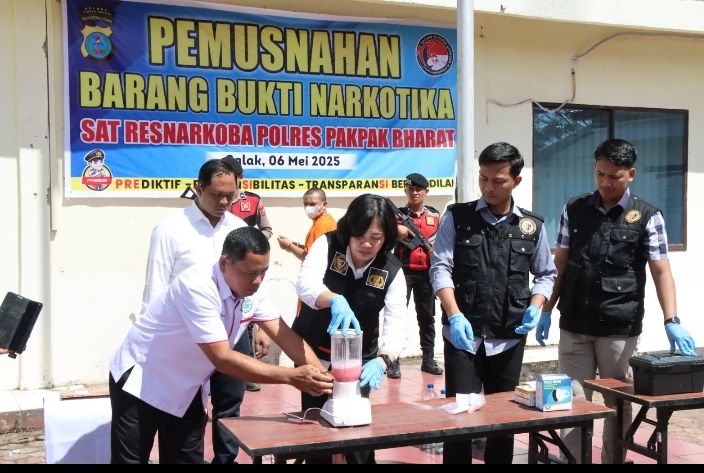 Polres Pakpak Bharat Lakukan Pemusnahan Barang Bukti Narkoba Selamatkan Warga Masyarakat