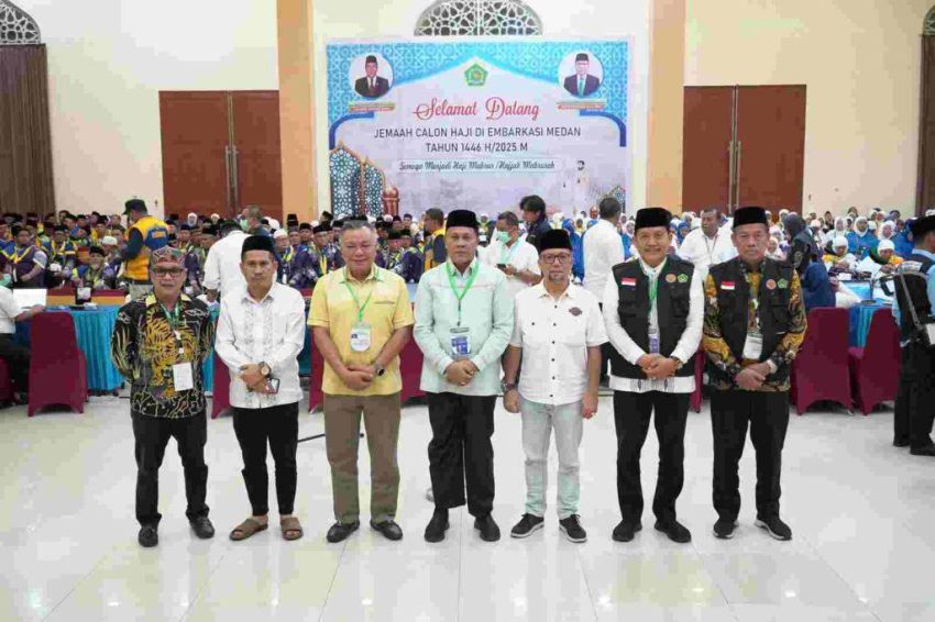 Bupati Beri Tali Asih Untuk 178 Jemaah Calhaj Tapsel