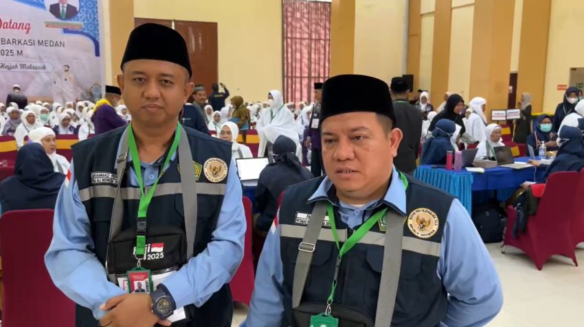 Petugas Haji Kloter 4 Berkomitmen Berikan Pelayanan Terbaik, Prioritaskan Jemaah Lansia