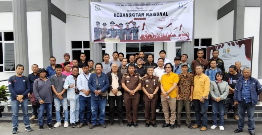Kajari Samosir Coffee Morning dengan Wartawan