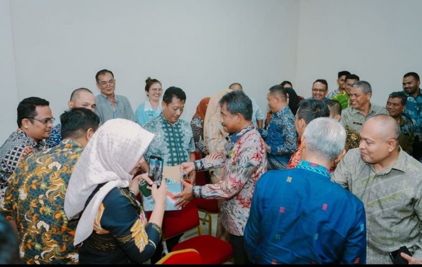 Wali Kota Binjai Lakukan Penggalangan Donasi Palestina Saat Rapat Di DPRD