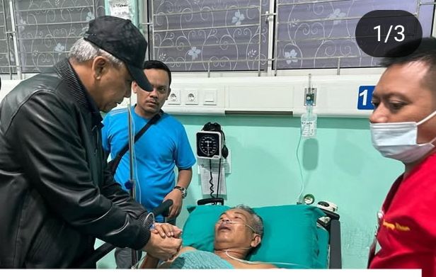 Kajati Sumut Jenguk Jaksa Senior Korban pembacokan OTK di RSU Amri Tambunan