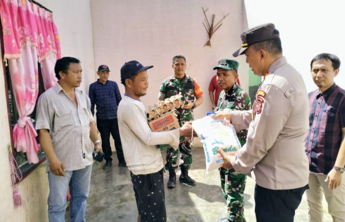 Gercep! Forkopimcam Serbajadi Sigap Bantu Korban Angin Puting Beliung