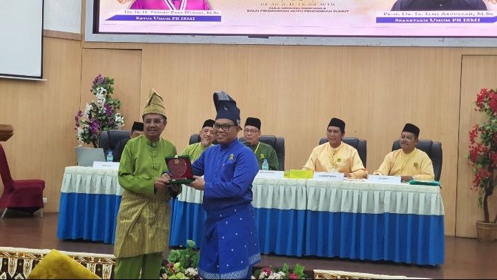 Nizhamul SE MM dan Assoc Prof Dr H Yanhar Jamaluddin MAP Pimpin PB ISMI