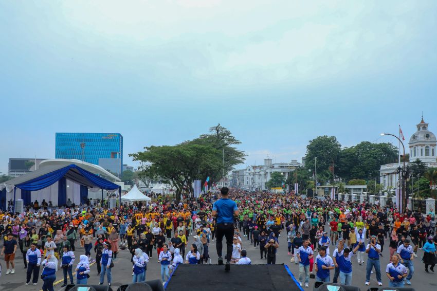 Ribuan Masyarakat Semarakkan Car Free Day Hari Bhayangkara Ke 79 di Merdeka Walk