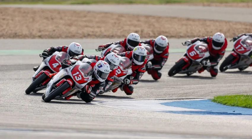 Pebalap Binaan Astra Honda Kibarkan Merah Putih di Thailand dan Italia