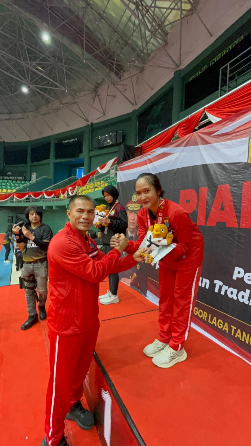 Tim Karate Polda Sumut Raih Juara Umum di Kejuaraan PON POLRI Piala Kapolri 2025