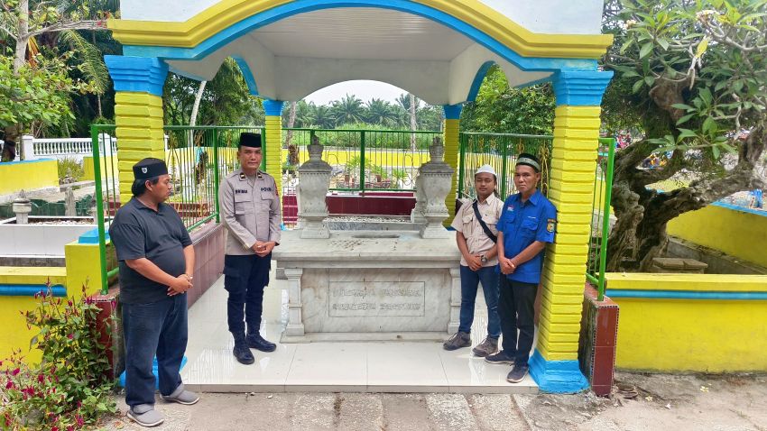 Polsek Tanjung Beringin Ziarah ke Makam Raja Bedagai, Wujud Penghormatan Kepada Leluhur