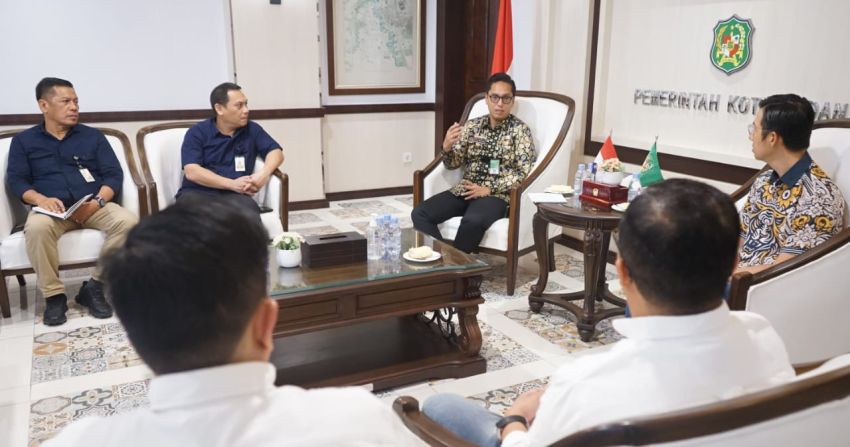 Wali Kota Medan Sambut Baik Tawaran Indosat Pasang Wifi Gratis di Bus Listrik Medan