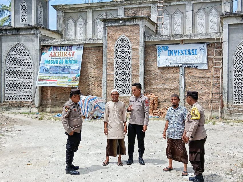 Polsek Tanjung Beringin Pendekatan Religius, Gelar Patroli Amankan Salat Jumat