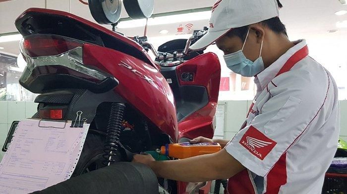 Penting, Pahami Kondisi Oli Motor Kesayangan dari Warnanya