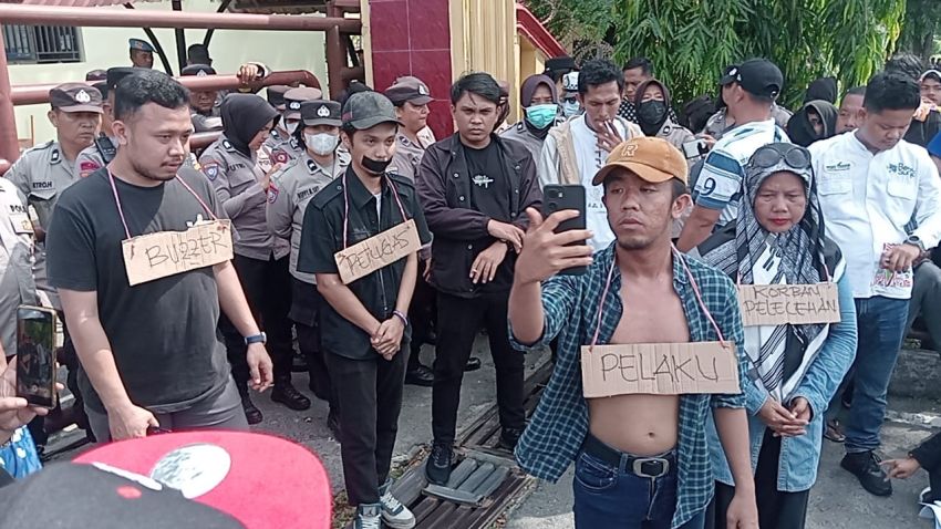 Sambil Teaterikal, Relawan Bobby Resah Pelecehan Terhadap Perempuan Marak Terjadi