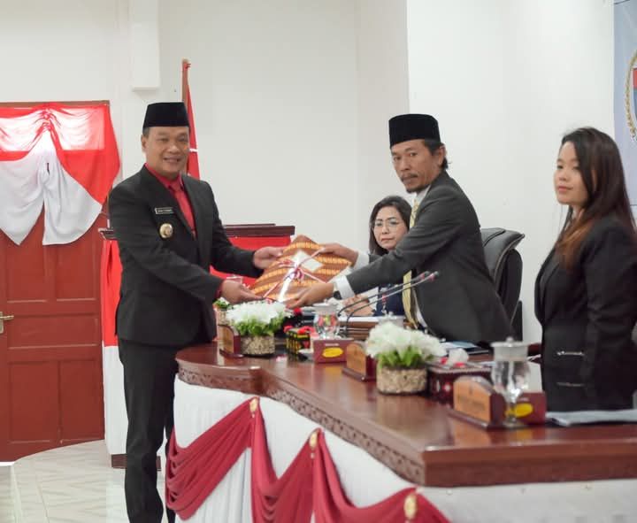 Fraksi DPRD Sampaikan Pandangan Umum Pertanggungjawaban APBD Kabupaten Humbahas TA 2024