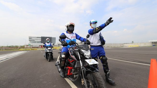 Berkendara Aman, Honda Ajak Kenali Potensi Bahaya di Jalan