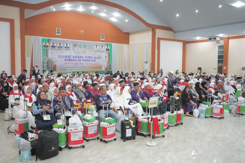 Jemaah Haji Kloter 13 dari Enam Daerah Tiba di Tanah Air