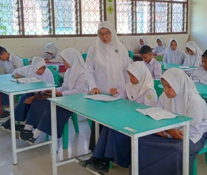 20 Tahun Mengabdi, Sempat Terima Honor Rp 100 Ribu, Hafsah Dilailai Akhirnya Diangkat PPPK