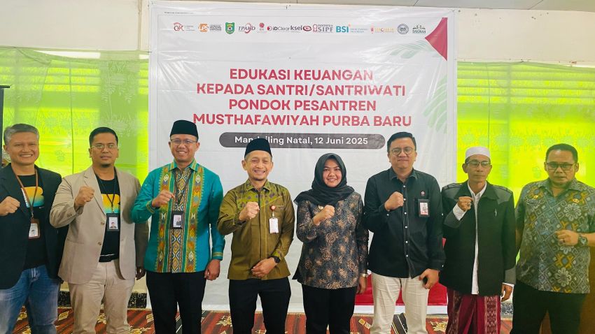 OJK Tingkatkan Literasi Keuangan Syariah di Pondok Pesantren Tertua di Provinsi Sumut