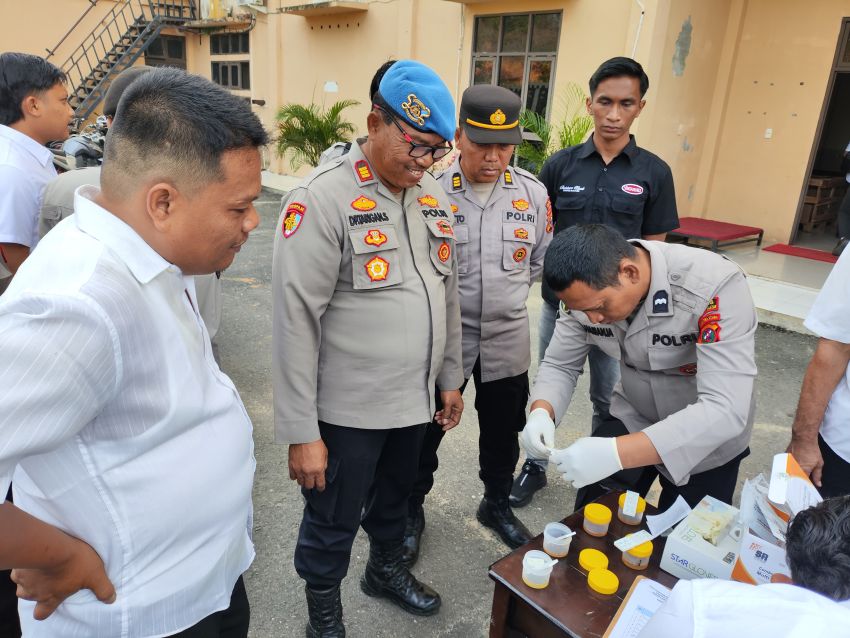 Polres Labusel Tes Urine Anggota, Ini Hasilnya