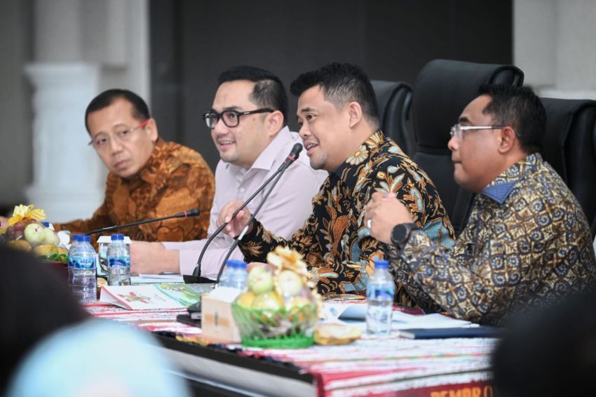Bupati Samosir Dampingi Gubsu Terima Kunker Spesifik Komisi II DPR RI