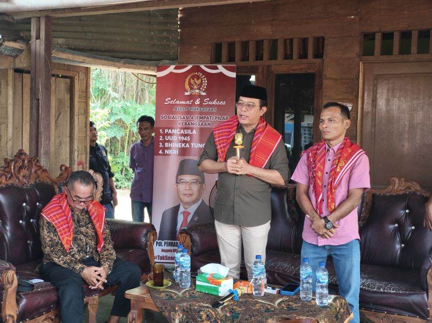 Ratusan Masyarakat Tiga Desa Pancurbatu Resah Mengadu ke Anggota DPD RI Pdt Penrad Siagian