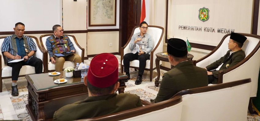 Rico Waas Ajak DMI Bersinergi Wujudkan Masjid Sebagai Pusat Kegiatan Keagamaan dan Sosial