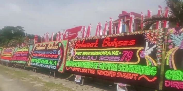 Ribuan Papan Bunga dan Penayangan Videotron Warnai HUT Bhayangkara ke-79 di Sumatera Utara