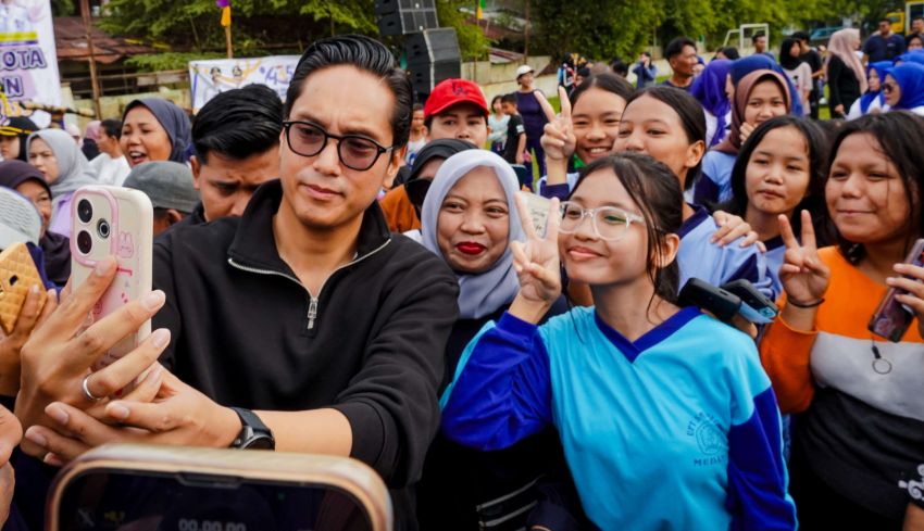 Senam Bersama Masyarakat Medan Kota, Rico Waas: Semoga Membahagiakan Kita Semua