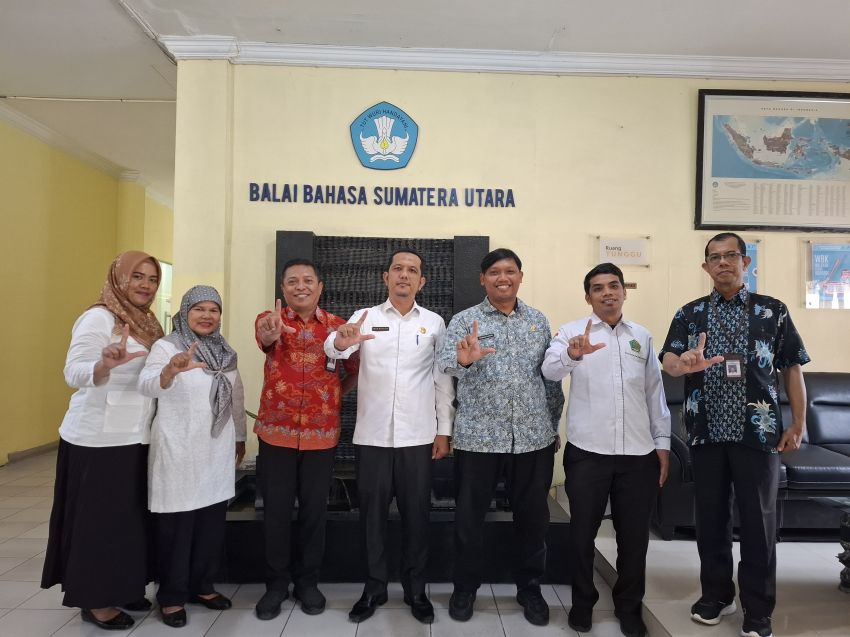 Kanwil Kemenagsu dan BBSU Bahas Penguatan Bahasa Indonesia Bagi Penulis Berita kanwil1 29 Jul 20258
