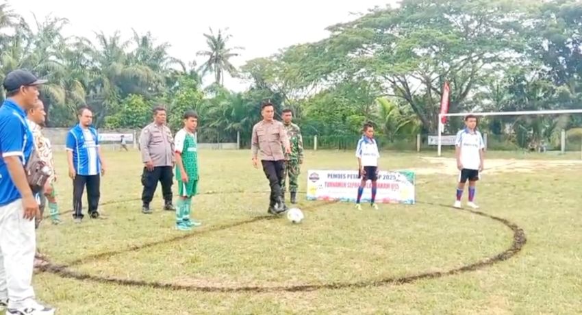 Polri-TNI Dukung Turnamen U-15 "Pemdes Petaring Cup 2025" Sambut HUT RI ke-80