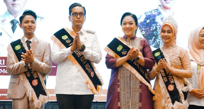Rico Waas dan Istri Dinobatkan Sebagai Ayah Bunda GenRe Kota Medan