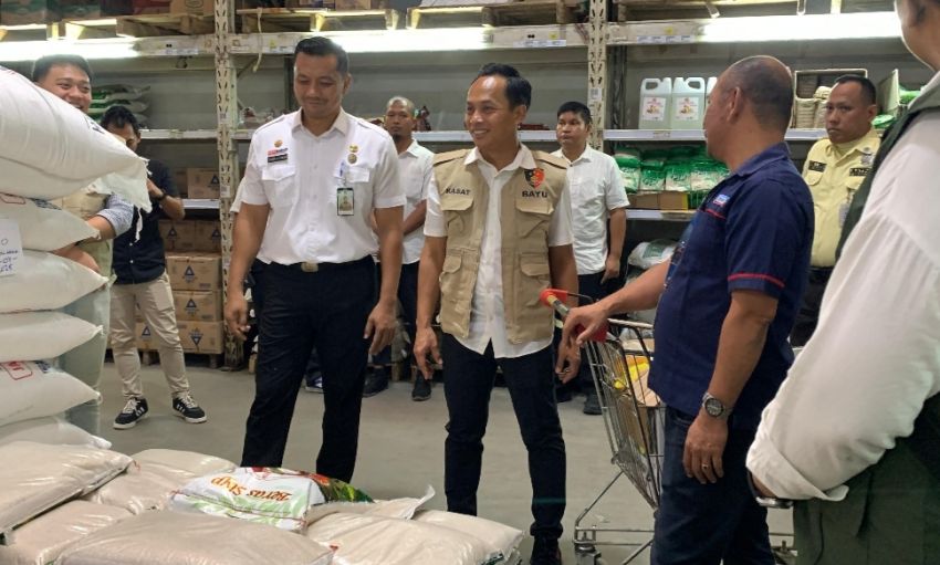 Antisipasi Beras Oplosan, Polrestabes dan Ketapang Medan Sidak Toko dan Ritel