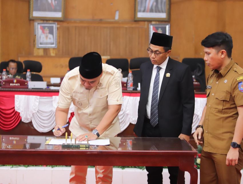 Wabup Batu Bara Hadiri Rapat Paripurna Pendapat Akhir Fraksi atas Ranperda RPJMD